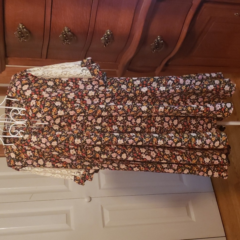 Floral and Lace Tunic
